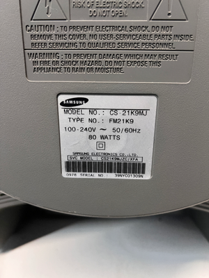 Samsung Plano Silver CRT Television — No Picture Displayed