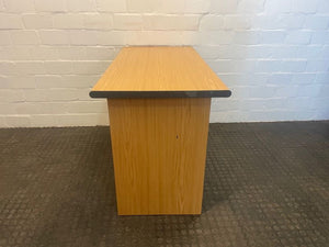 Plain Office Desk (Black Lining Sides)