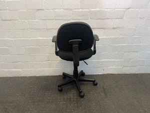 Black Typist Chair with Arm Rests