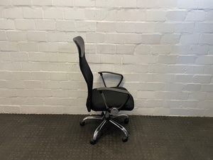 High Back Mash Office Chair (Hydraulic Faulty) - REDUCED