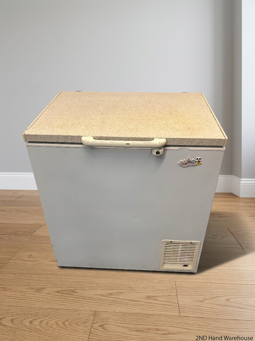 White Chest Freezer with Countertop Lid — Working; Fair Condition
