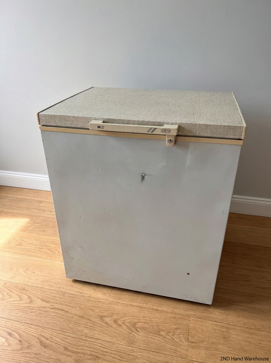 Defy 210L Chest Freezer - Visible Interior Damage - 2ndhandwarehouse.com