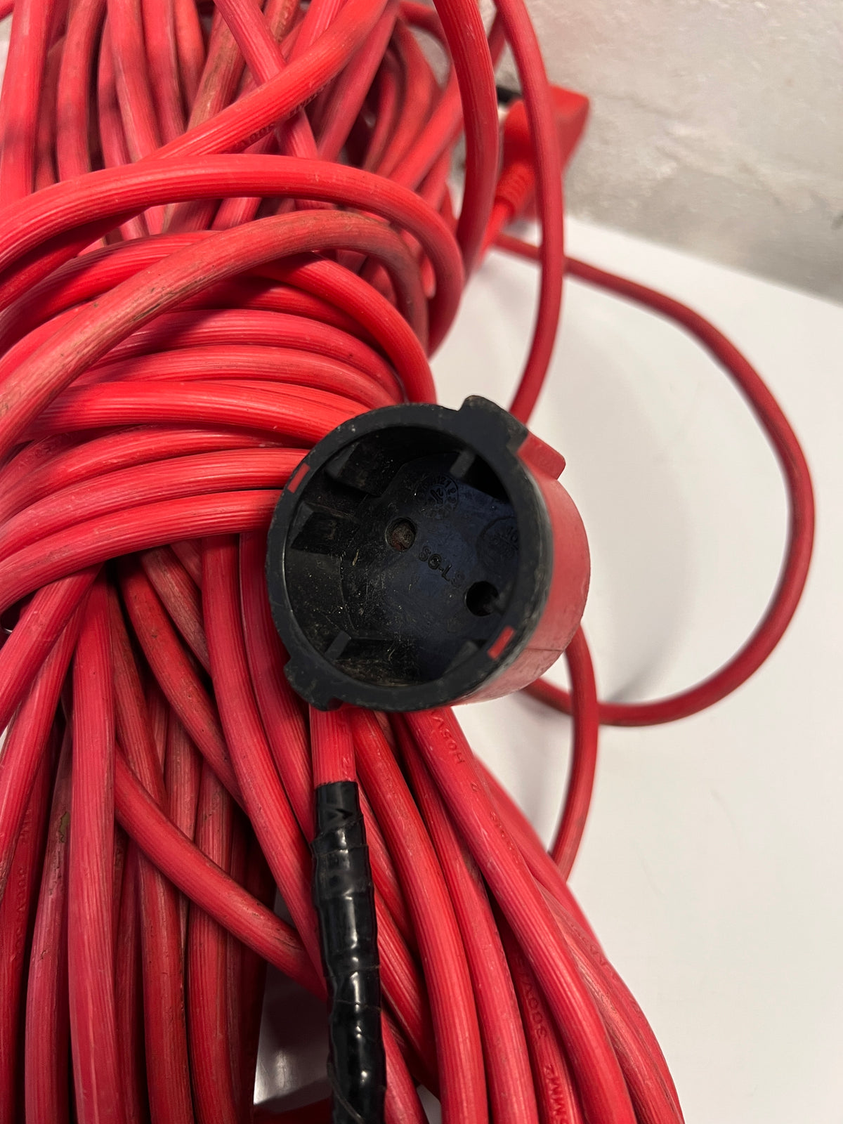 20 Metre Red Power Extension Lead – Heavy Duty