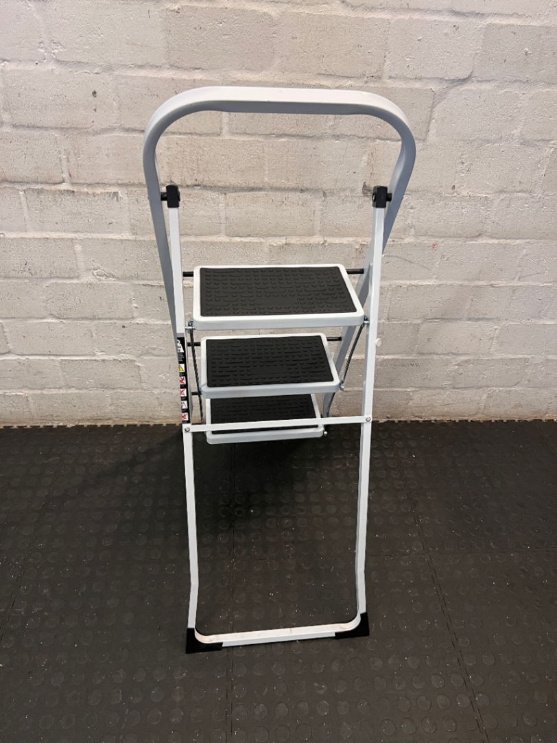 3 Tier Folding Step Ladder - White & Black Metal - 2ndhandwarehouse.com