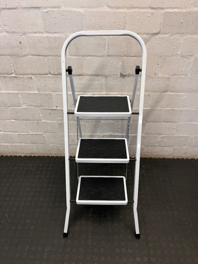 3 Tier Folding Step Ladder - White & Black Metal - 2ndhandwarehouse.com