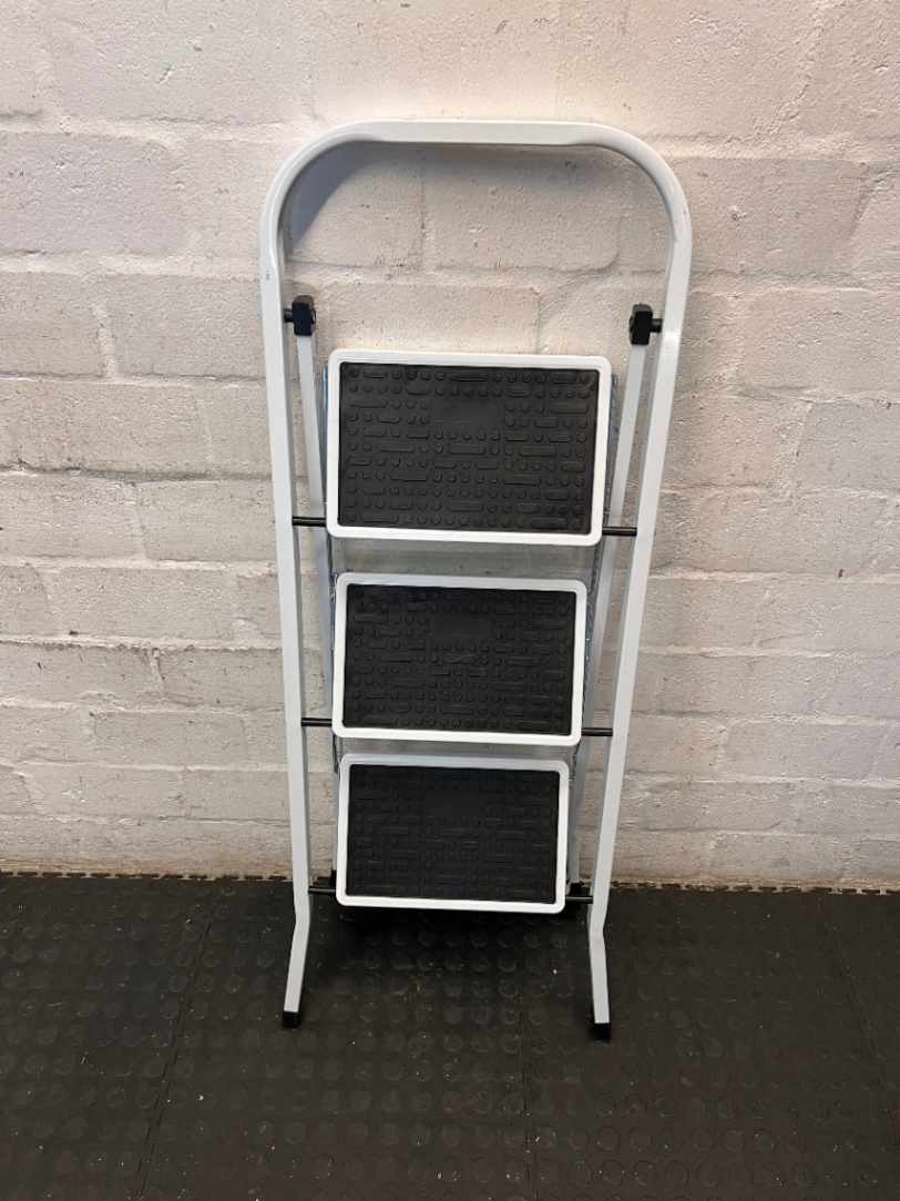 3 Tier Folding Step Ladder - White & Black Metal - 2ndhandwarehouse.com