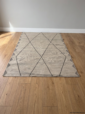 Geometric Diamond Pattern Area Rug — Used - Fair Condition - 2ndhandwarehouse.com
