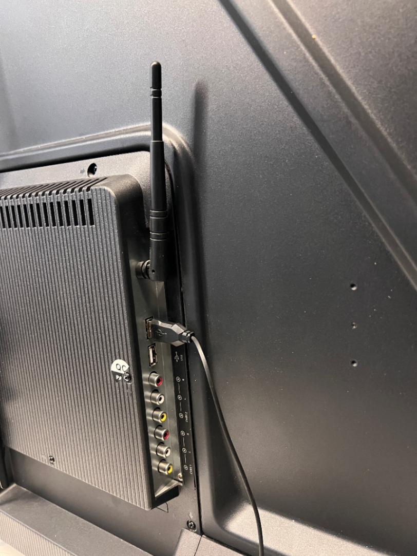 65-Inch Candere Smart TV — Good Working O - 2ndhandwarehouse.com