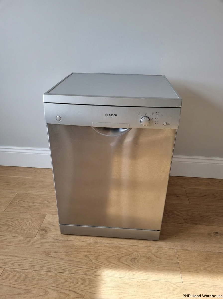 Bosch Freestanding Dishwasher in Metallic Grey — Good Working Order
