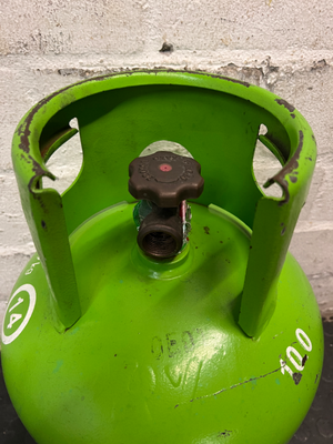9kg Oryx Green LPG Gas Cylinder — Fair Condition with Surface Wear