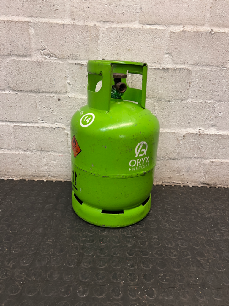 9kg Oryx Green LPG Gas Cylinder — Fair Condition with Surface Wear