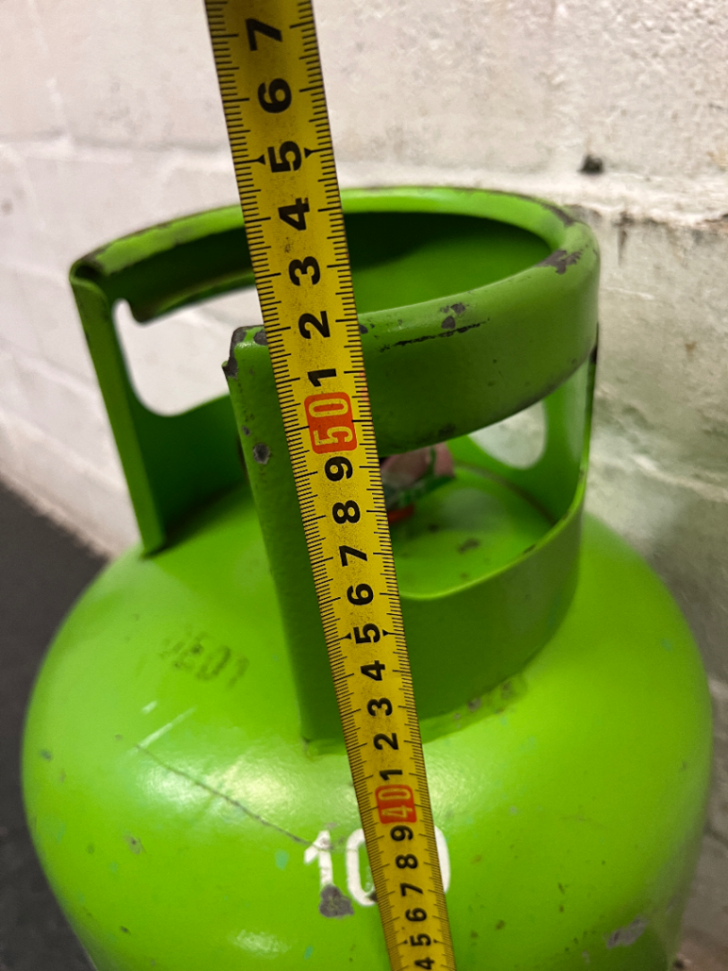 9kg Oryx Green LPG Gas Cylinder — Fair Condition with Surface Wear