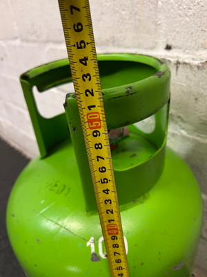 9kg Oryx Green LPG Gas Cylinder — Fair Condition with Surface Wear