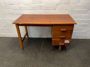 RHS 3 Drawer Desk (Chipped Edge)