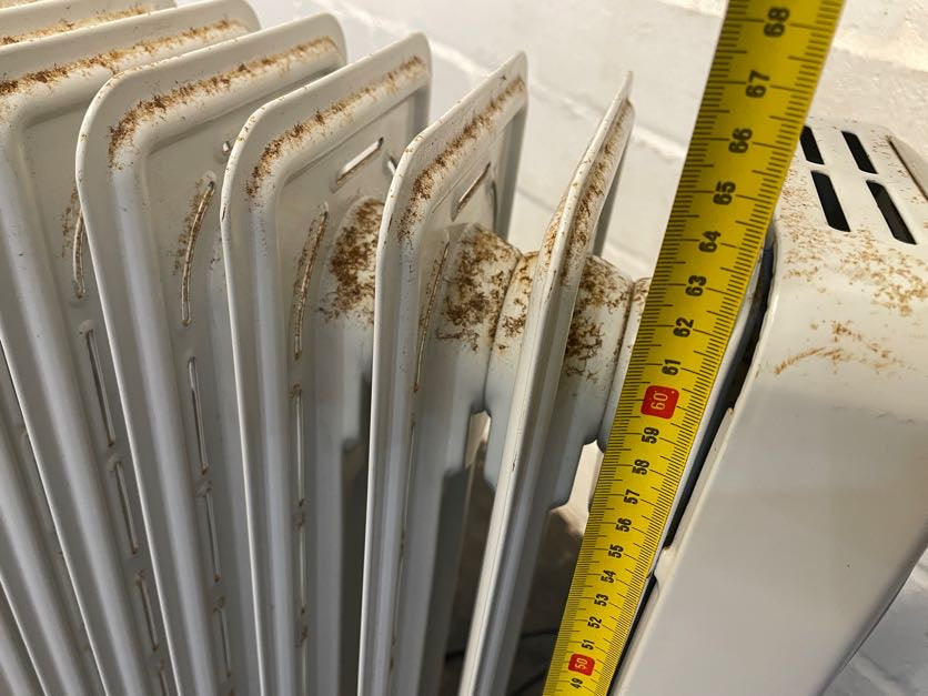 DeLonghi 12 Fin Oil Heater - PRICE DROP