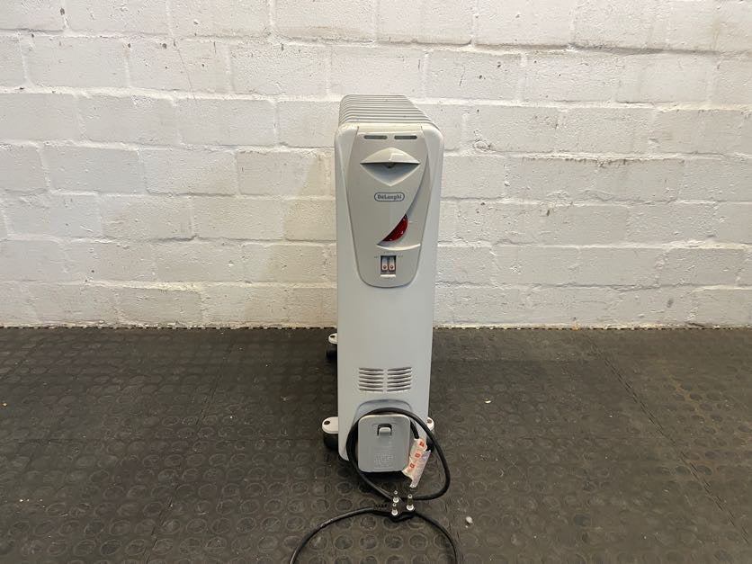 DeLonghi 12 Fin Oil Heater - PRICE DROP