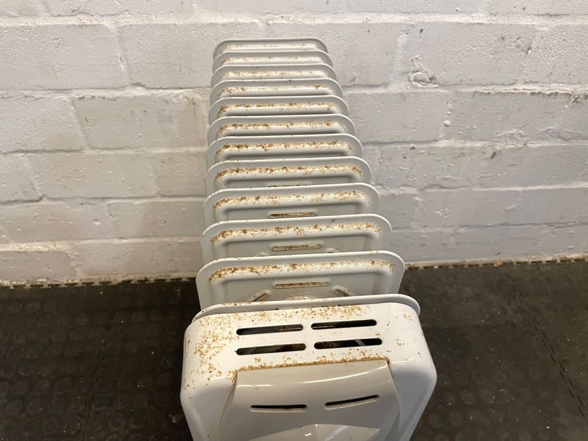 DeLonghi 12 Fin Oil Heater - PRICE DROP
