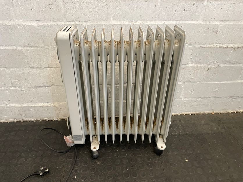 DeLonghi 12 Fin Oil Heater - PRICE DROP