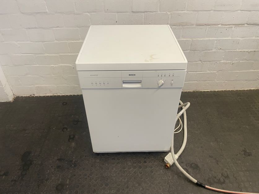 Bosch Dishwasher (Dent on the Side)