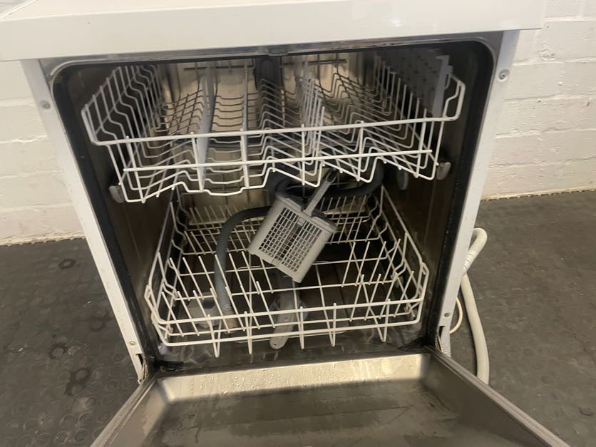 Bosch Dishwasher (Dent on the Side)