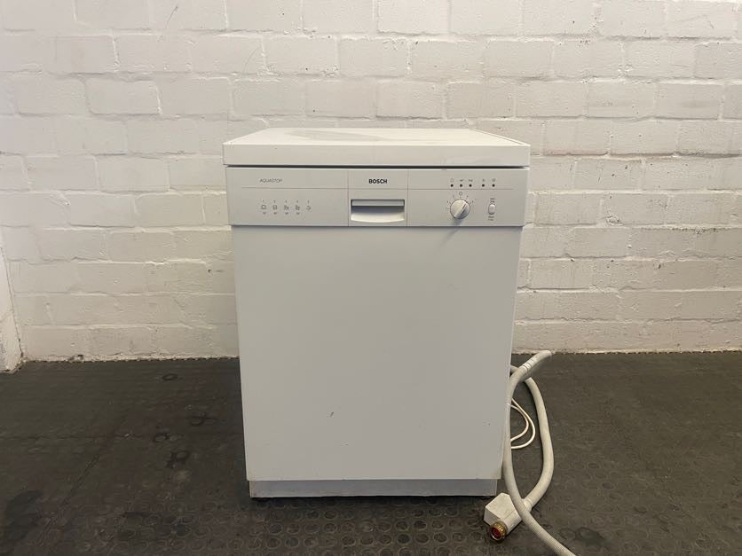 Bosch Dishwasher (Dent on the Side)