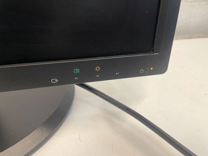 Lenovo E1922S Monitor 18.5inch - PRICE DROP - 2ndhandwarehouse.com