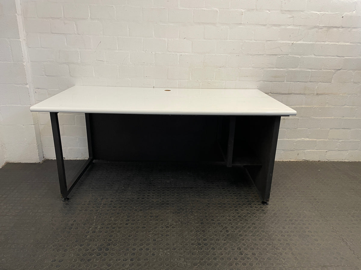 Whiteboard Desk (with Front Cover)