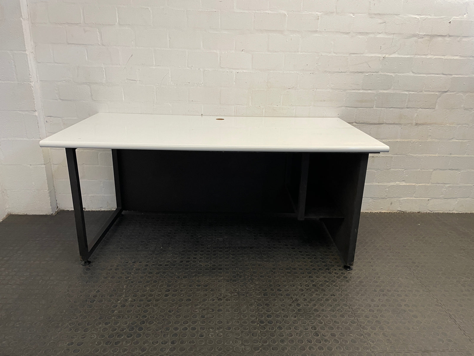 Whiteboard Desk (with Front Cover)