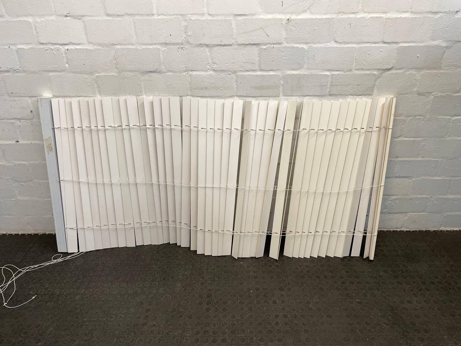 White Venetian Blinds (1.81mx 0.89m)