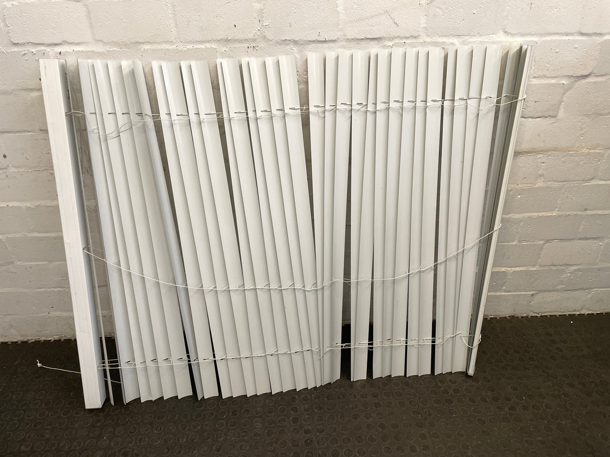 White Venetian Blinds (1.40mx 1.13m)
