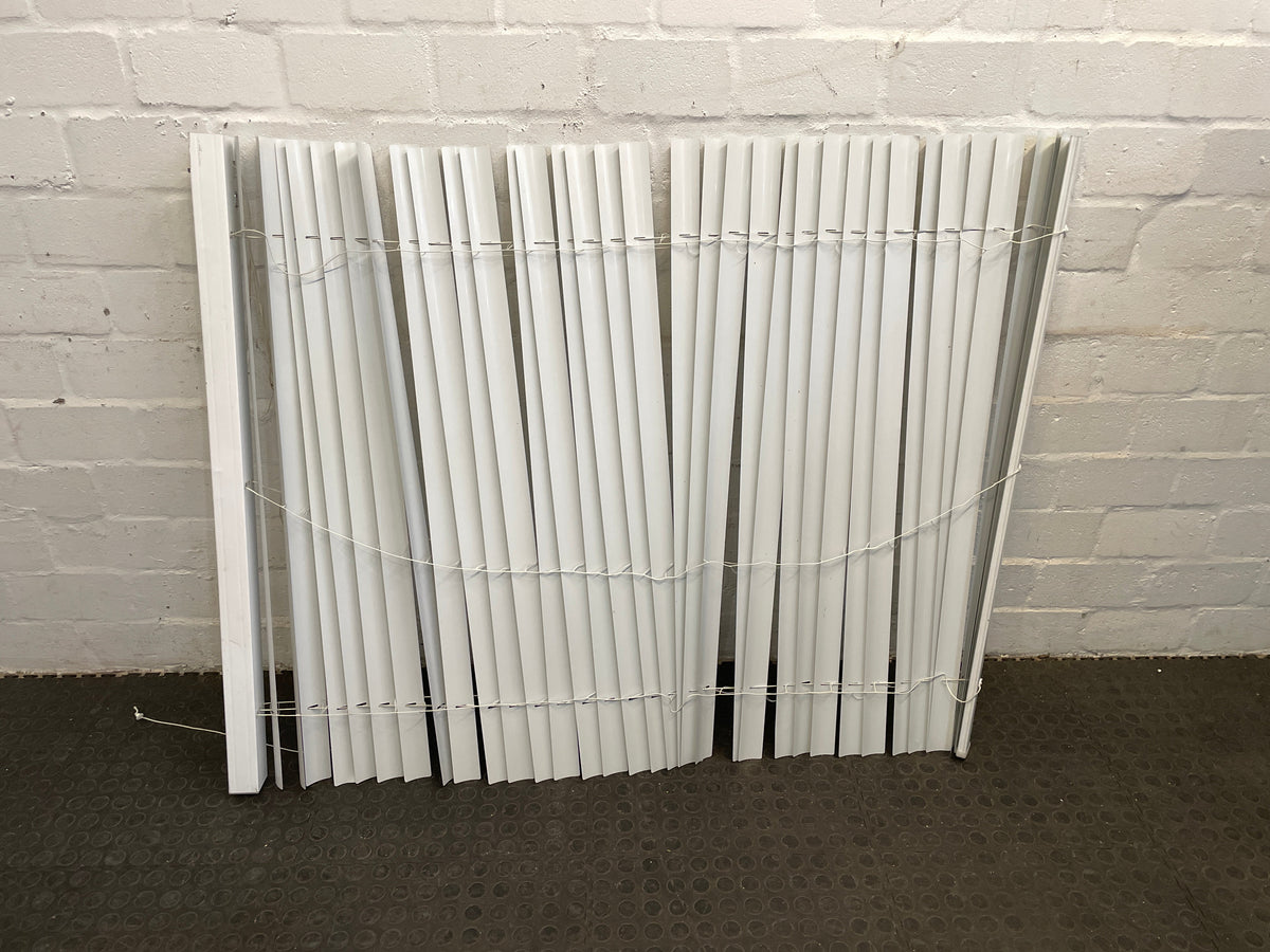 White Venetian Blinds (1.40mx 1.13m)
