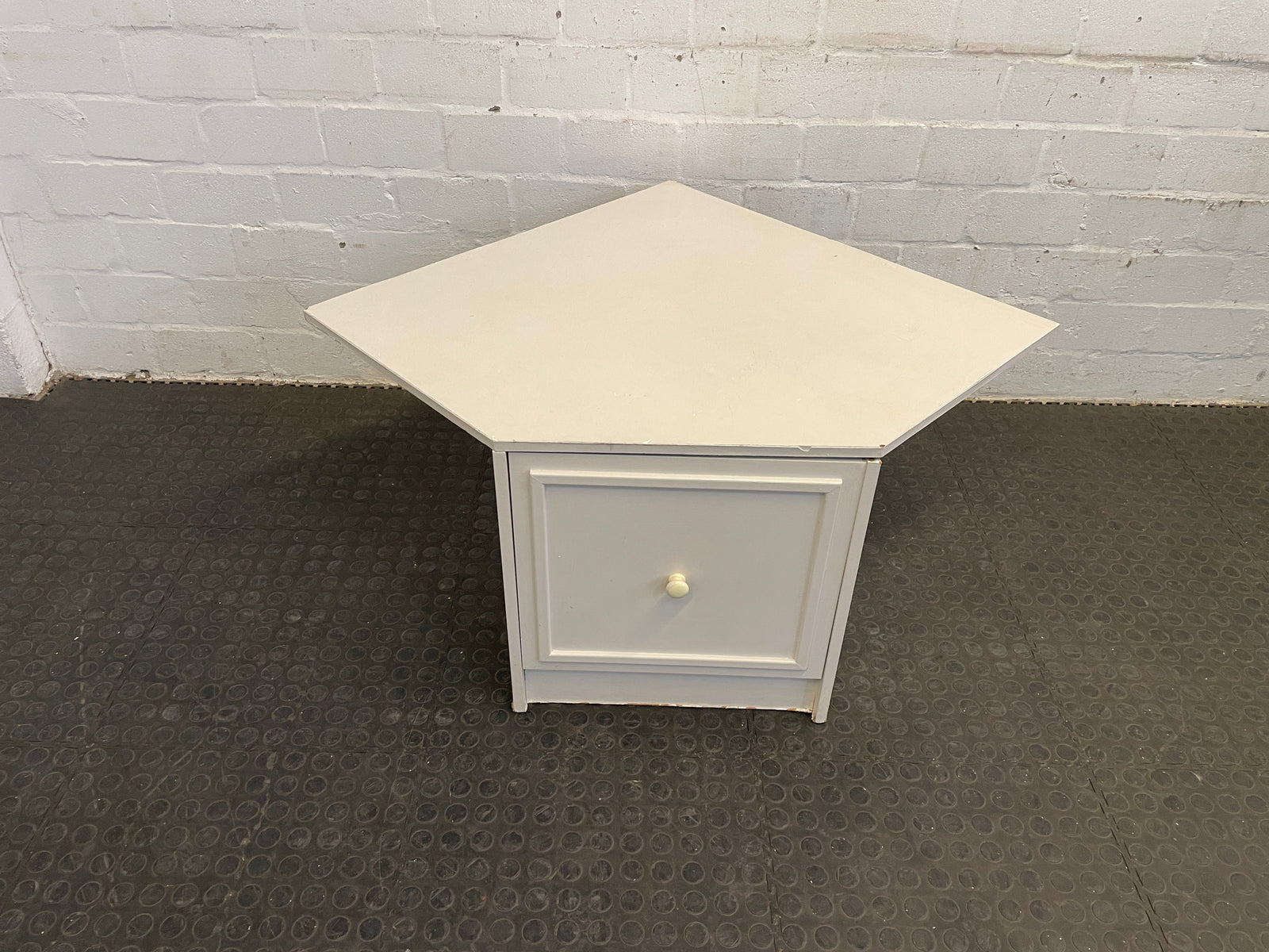 White 1 Door Corner Bedroom Cabinet - PRICE DROP - 2ndhandwarehouse.com