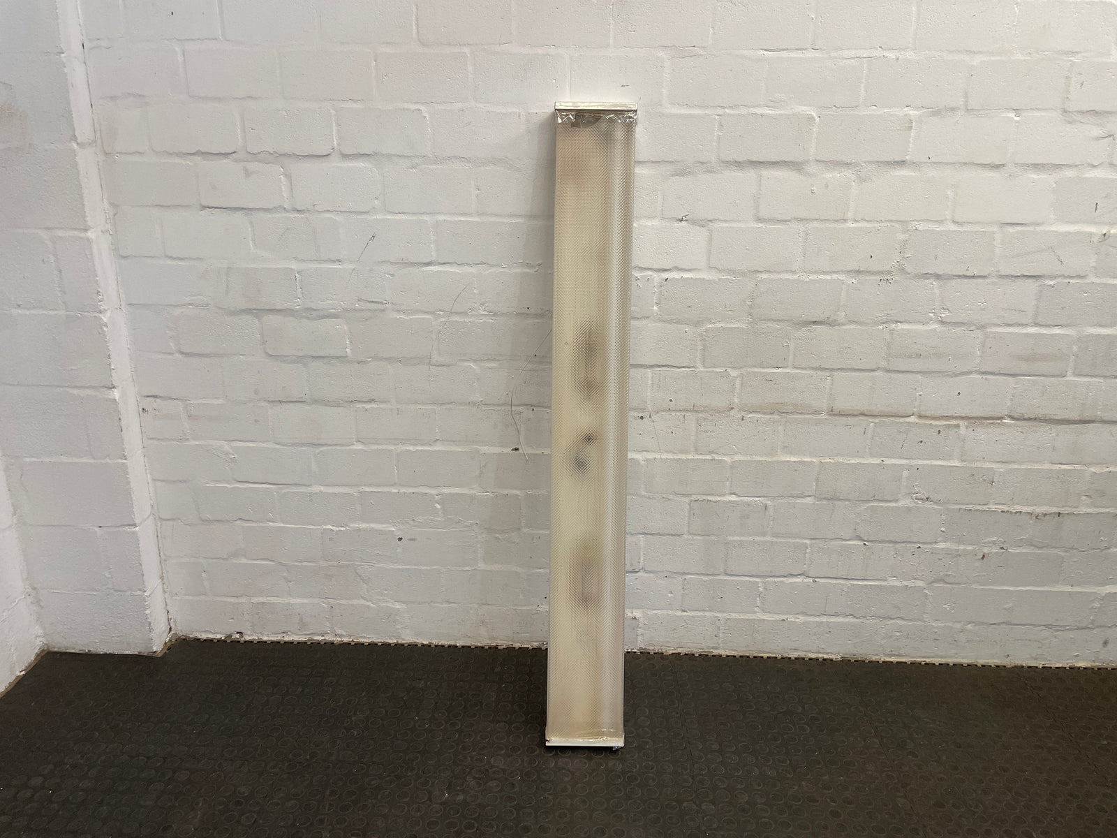 Fluorescent Light Fixture with Cover