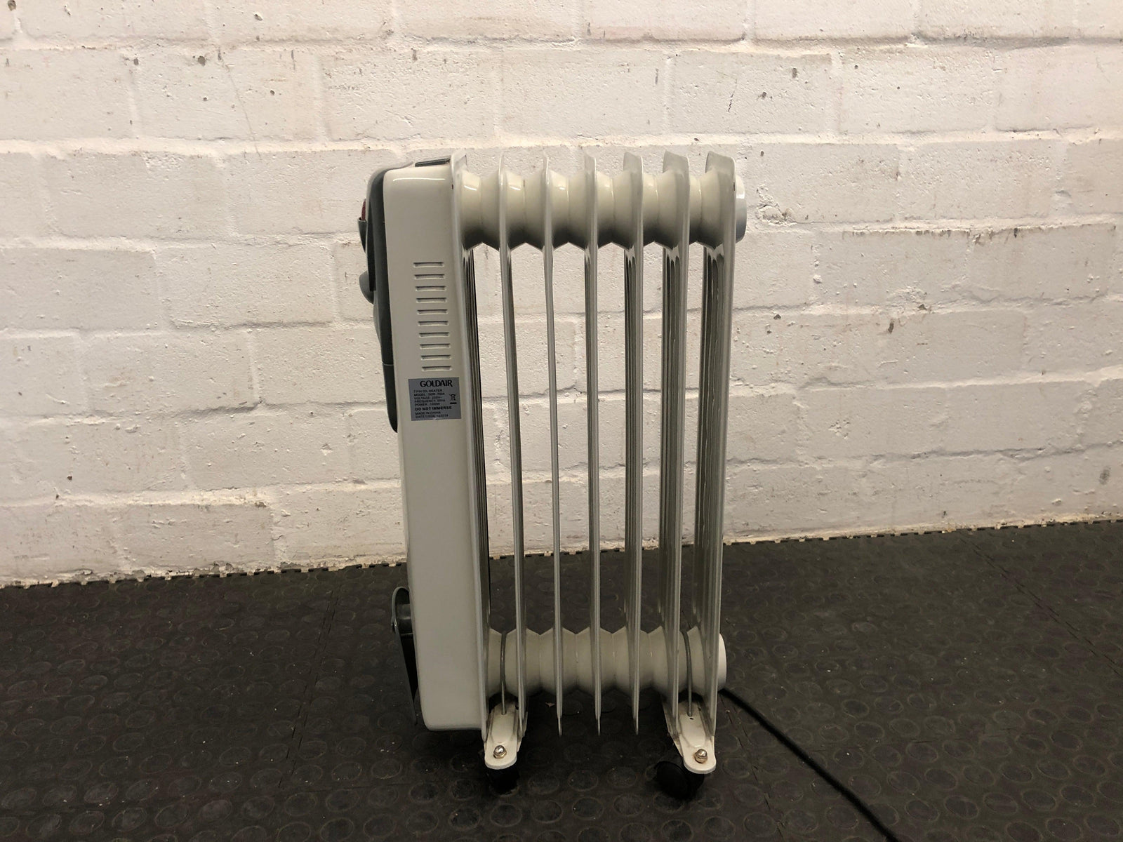 Goldair Fin Oil Heater - PRICE DROP - 2ndhandwarehouse.com