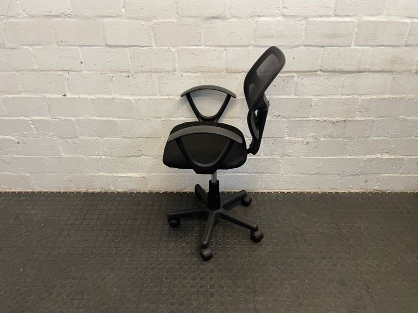 Mesh Back Office Chair with Arms