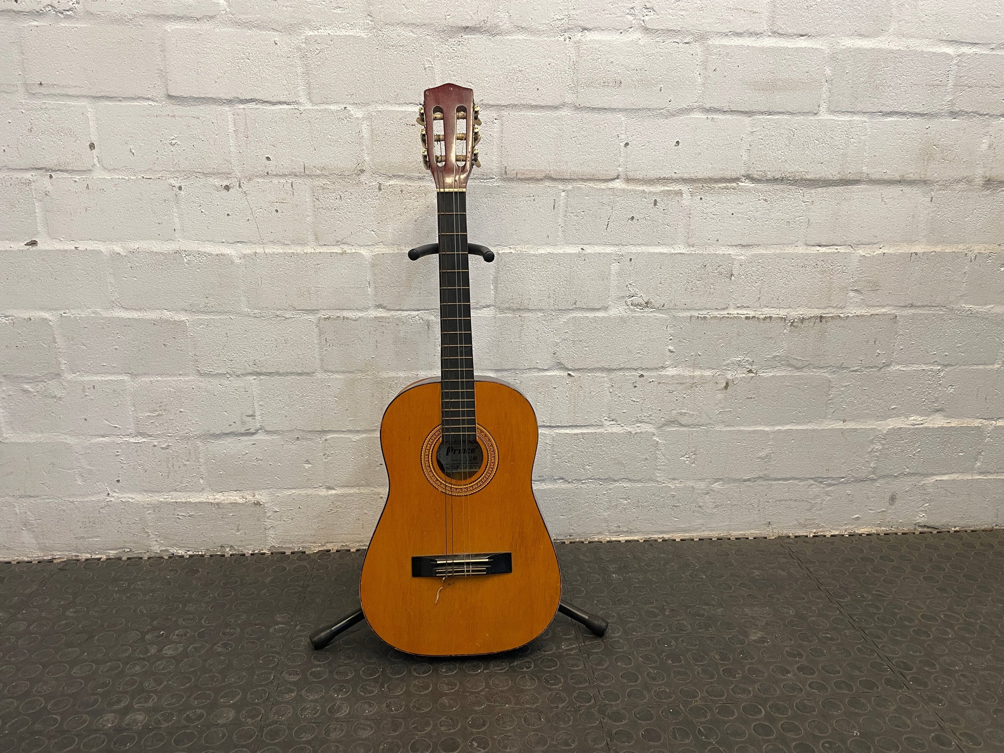 Light Print Cherry Guitar with stand