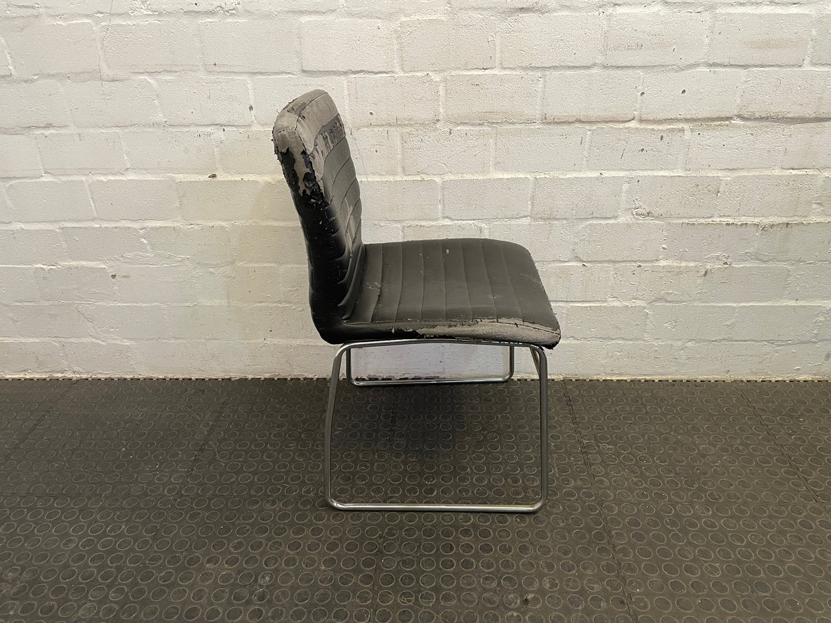 Black Pleather Ribbed Visitors Chair (Peeling)