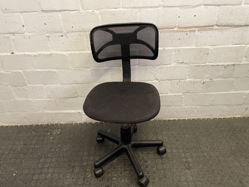 Black Mesh Mid Back Office Chair (on Wheels)