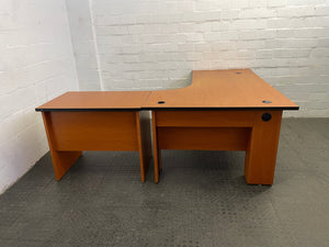 Three Seater L-Shaped Cluster Desk