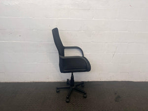 Black Mesh Office Armchair on wheels(Broken)