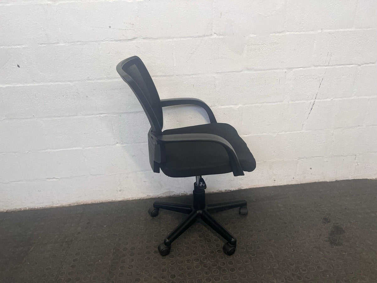 Black Plastic Mesh Office Armchair on Wheels - 2ndhandwarehouse.com