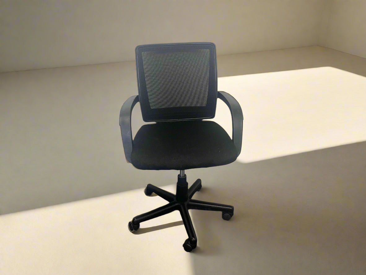 Black Plastic Mesh Office Armchair on Wheels - 2ndhandwarehouse.com