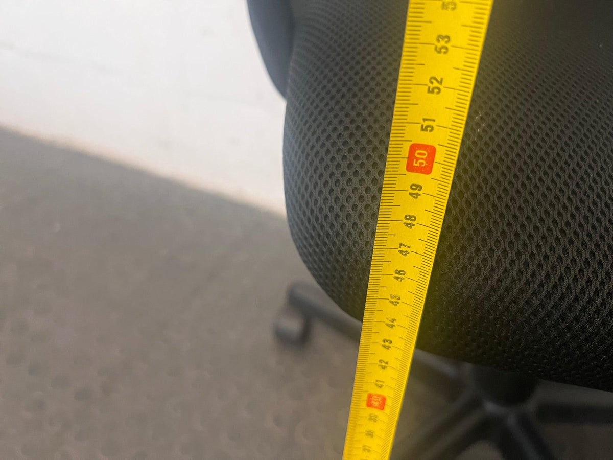 Black Mesh Office Armchair on wheels (Black Band) - 2ndhandwarehouse.com