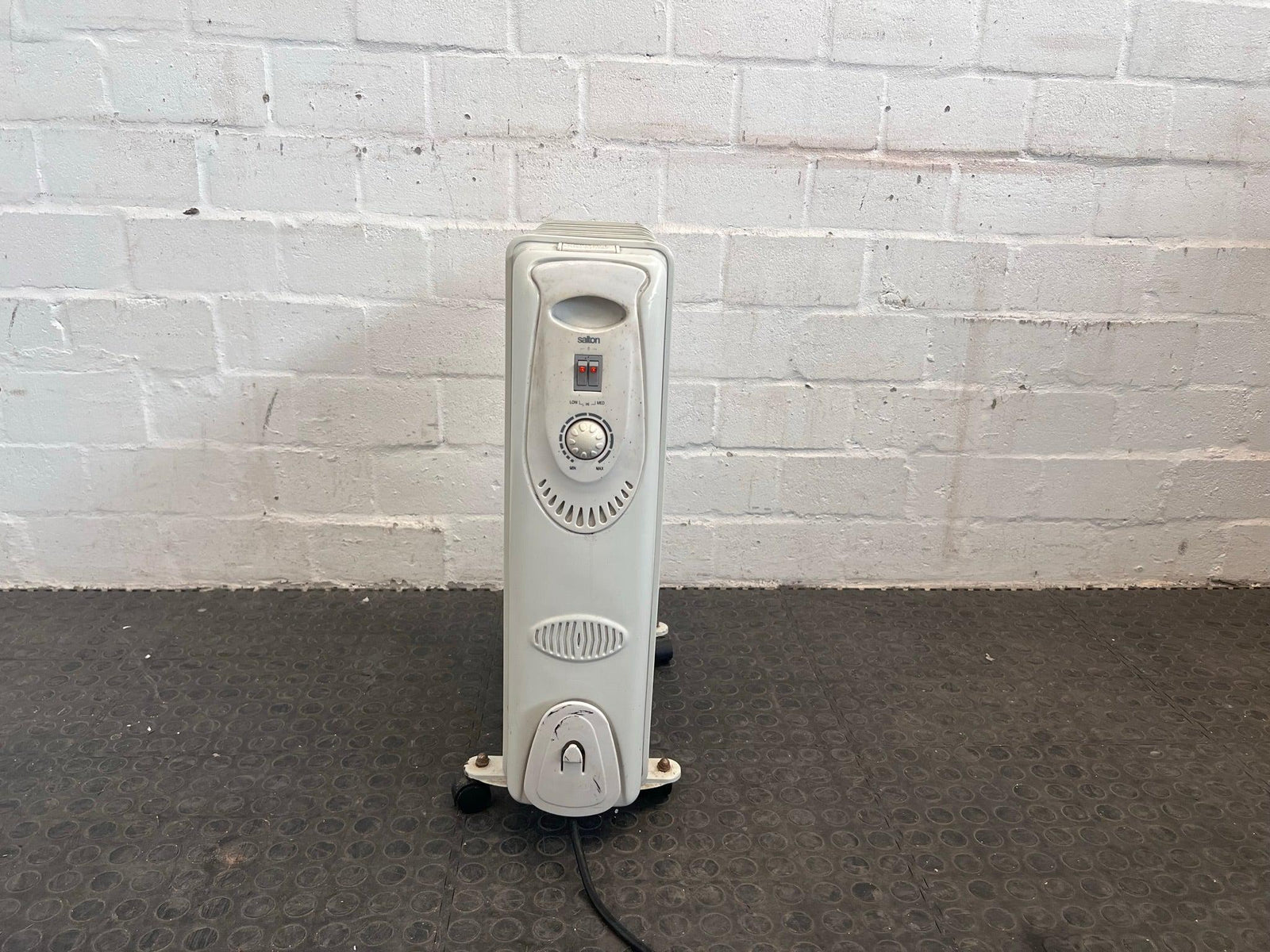 Salton 11 Fin Oil Heater - PRICE DROP - 2ndhandwarehouse.com