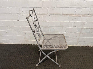 Metal Outdoor Folding Chair (Slightly Rusted)