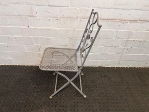 Metal Outdoor Folding Chair (Slightly Rusted)