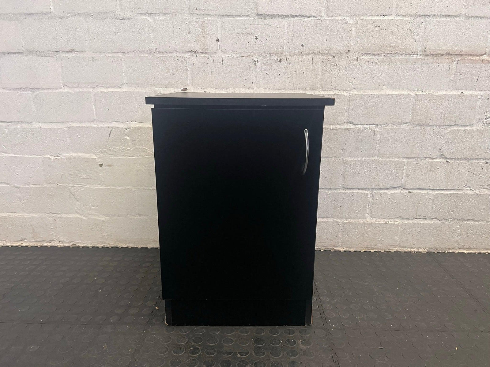 Black 1 Door Side Table (Some Slight Chipping) - REDUCED - PRICE DROP
