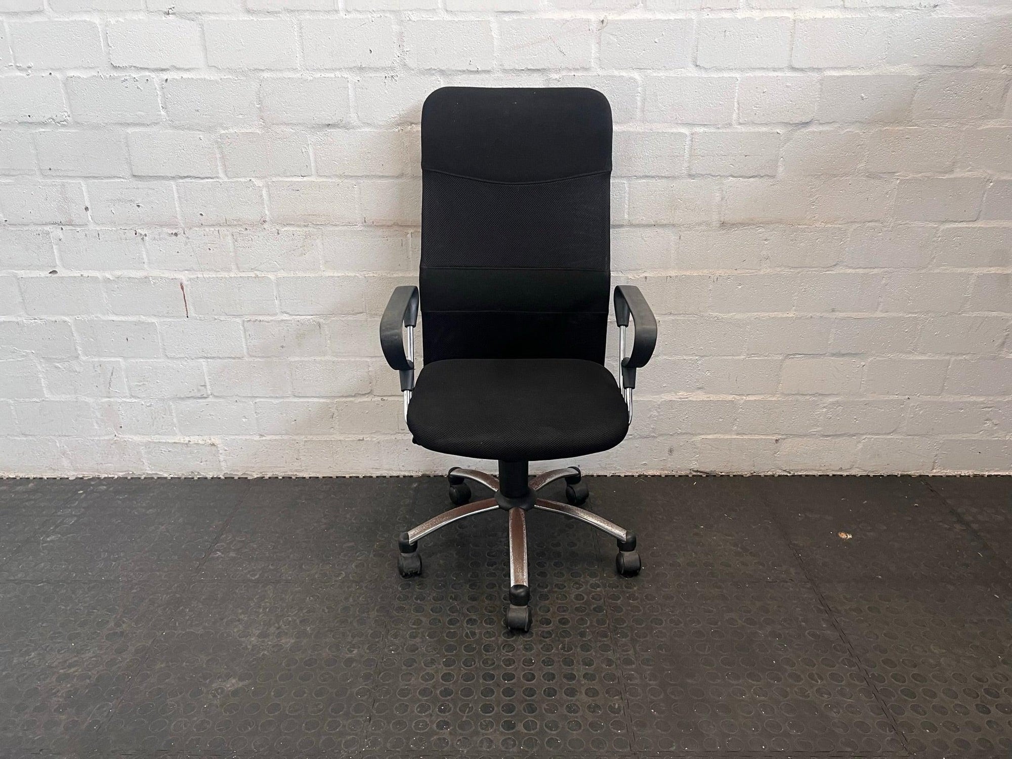 Black Fabric High-Back Office Chair On Wheels (Slight Damage Underneath)