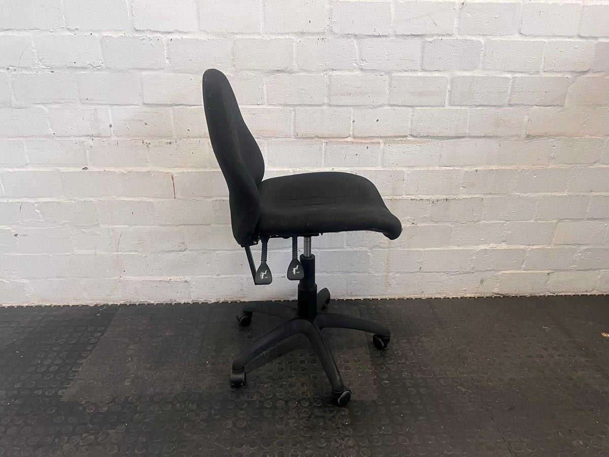 Black Fabric Mid-Back Office Chair On Wheels (No Arms)