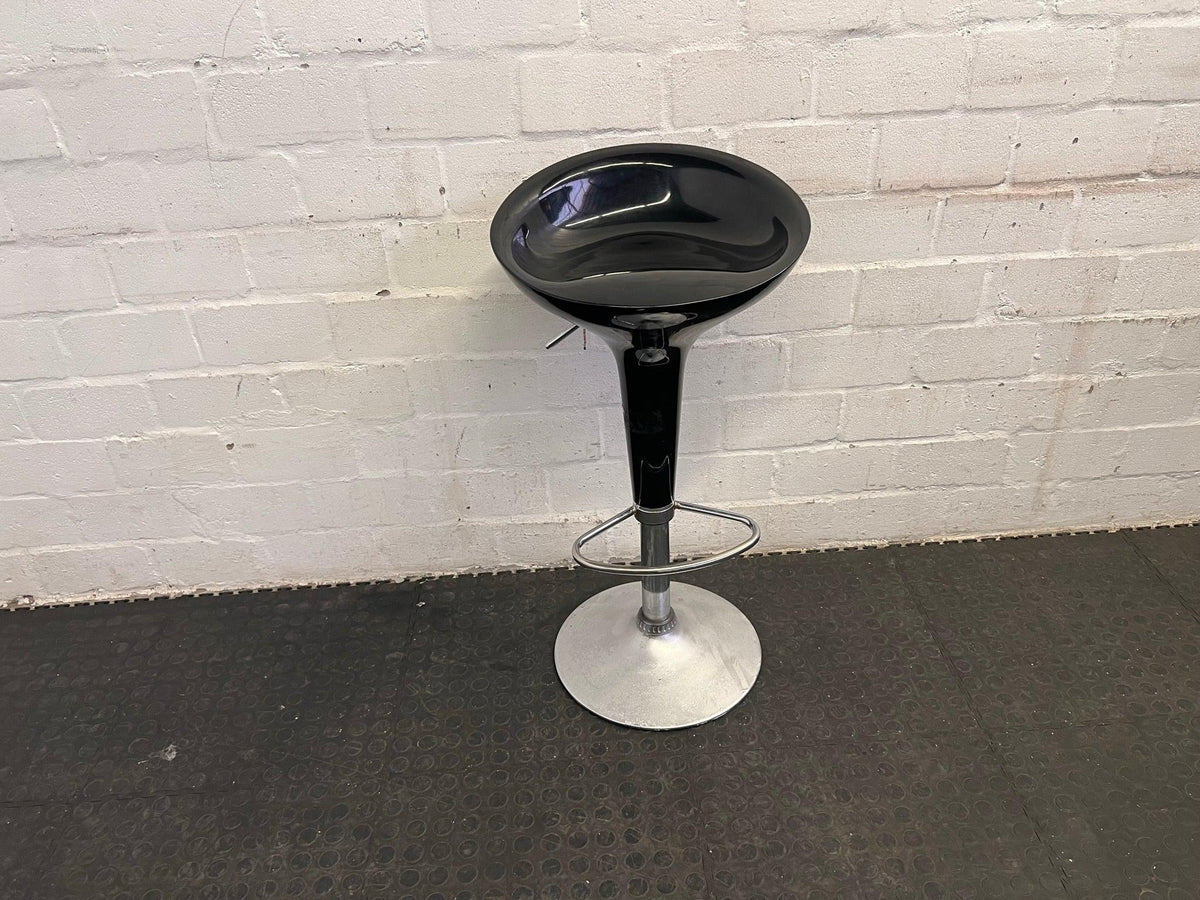 Black Bar Stool - PRICE DROP - 2ndhandwarehouse.com